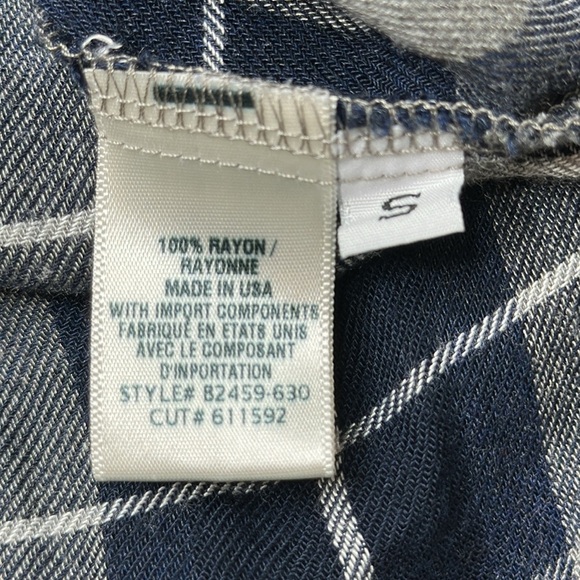 bella dahl Ryann Frayed Hem Blue and Grey Plaid Flannel Button Down Shirt Size S - Picture 12 of 16